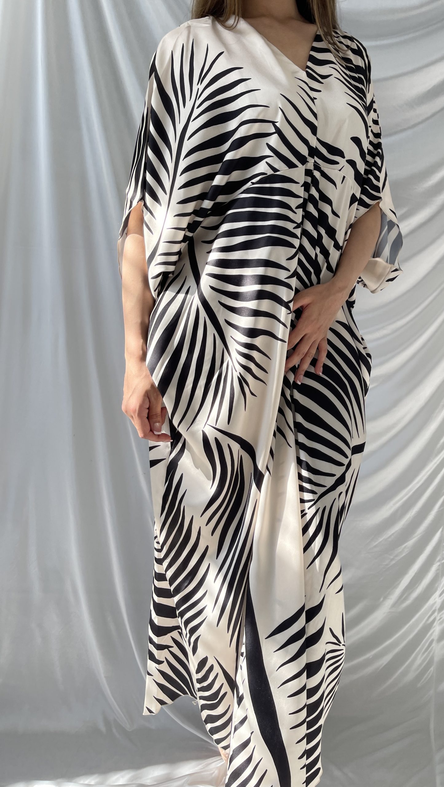 Dyba Kaftan Black